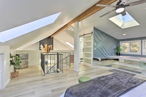 Apartment (3 Bedrooms) | Interior - Hike, Ski & Golf: Mtn-view Codo in Vernon Township (Vernon)