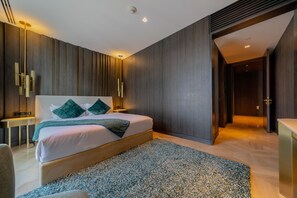 2 bedrooms, in-room safe, iron/ironing board, free WiFi