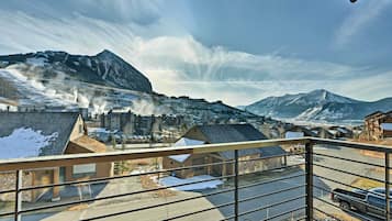 Apartment (4 Bedrooms) | Front of property