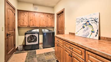 Apartment (4 Bedrooms) | Interior