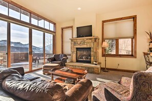 Apartment (4 Bedrooms) | Interior - Crested Butte Townhome w/ Views - Steps to Lifts! (Crested Butte)