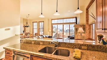 Apartment (4 Bedrooms) | Interior