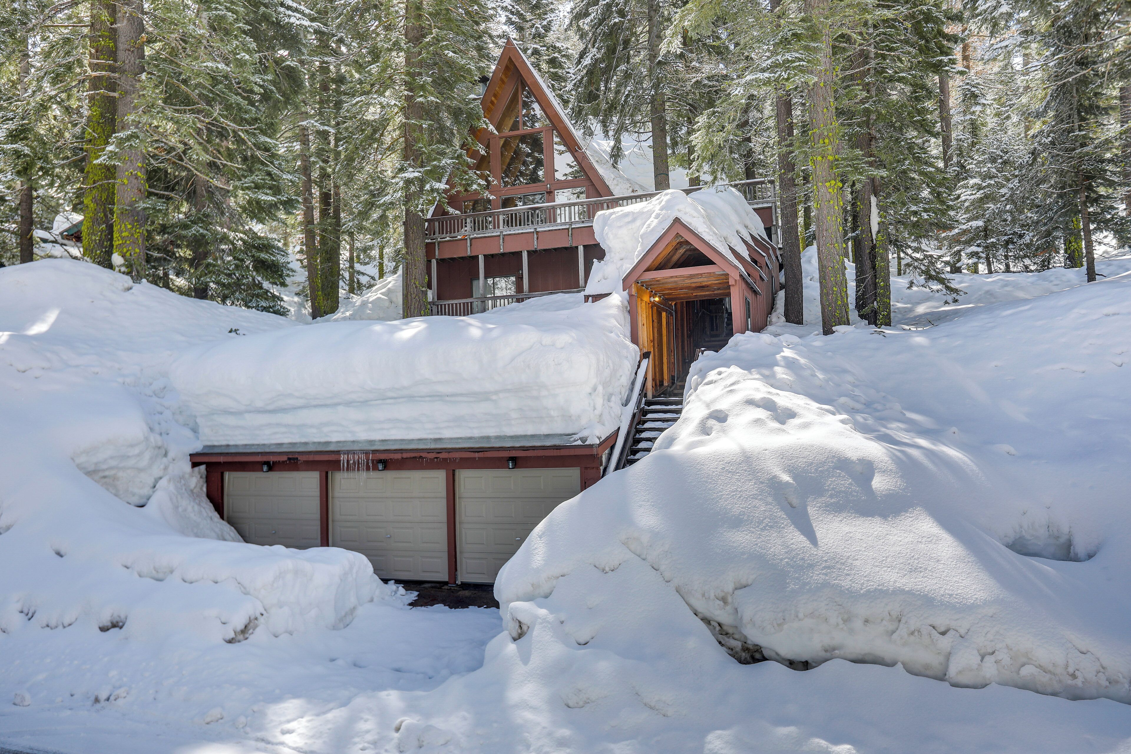 House (5 Bedrooms) | Interior