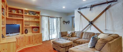 House (5 Bedrooms) | Interior