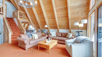 House (5 Bedrooms) | Interior