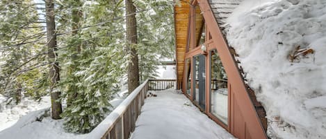 House (5 Bedrooms) | Interior