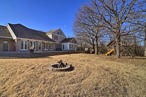 Grand Tulsa Getaway With Private Pond, Dock & Deck