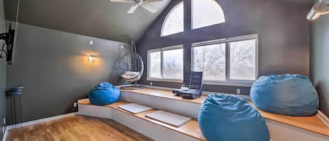 House (5 Bedrooms) | Interior