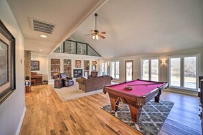 Interior - Grand Tulsa Getaway With Private Pond, Dock & Deck (Tulsa)