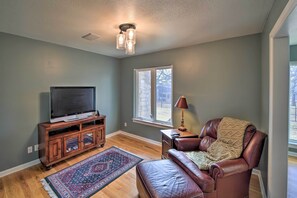 House (5 Bedrooms) | Interior