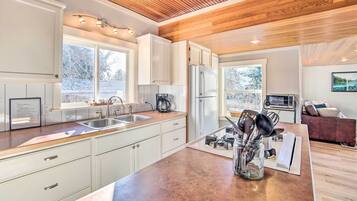 Rumah (3 Bedrooms) | Dapur pribadi | Microwave, oven, kompor, dan mesin pencuci piring