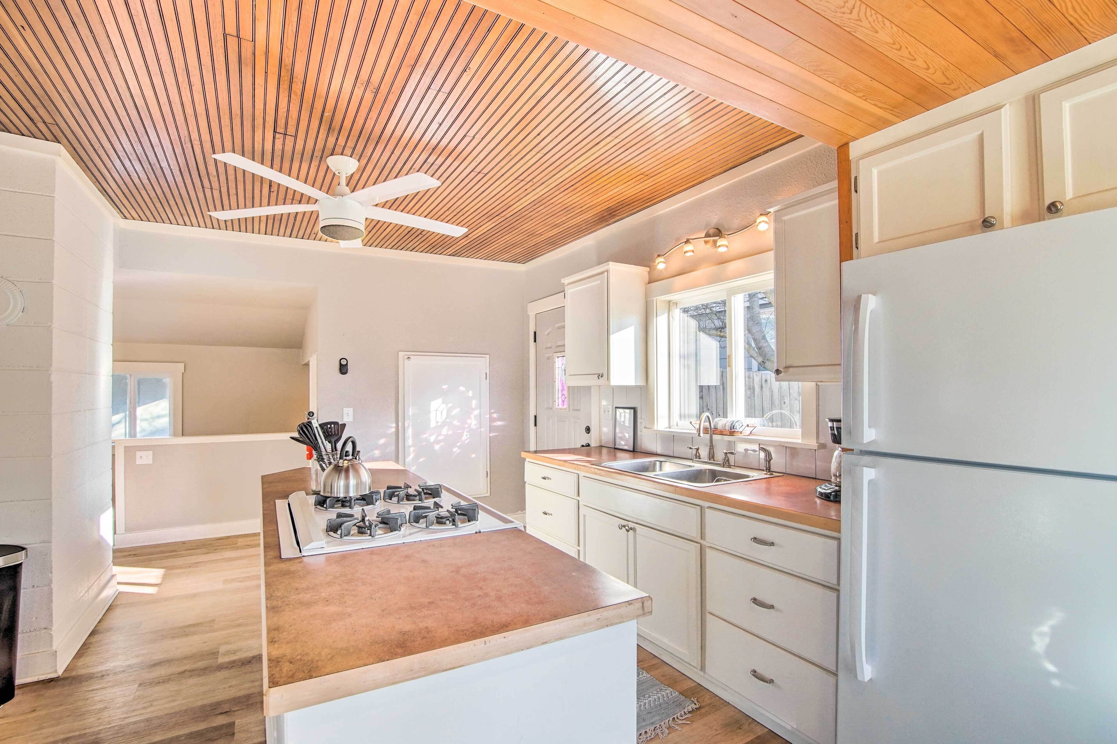 Nhà (3 Bedrooms) | Bếp riêng | Lò vi sóng, lò nướng, bếp nấu, máy rửa bát 