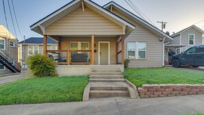A single-story house with a front porch, a small front yard, and a driveway. - 3 Mi to Baylor U: Home w/ Shared Yard (Waco)