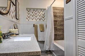 Bathroom - Cheerful City Gem w/ Game Room & Fire Pit! (San Antonio)
