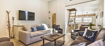 Chic Condo w/ Fireplace: Walk to Main Street!