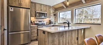 Chic Condo w/ Fireplace: Walk to Main Street!