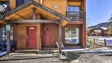 ุงูู
ูุดุฃุฉ ู
ู ุงูุฏุงุฎู