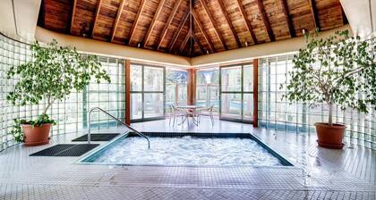 Hot Tub & Grilling Area: Keystone Townhome!