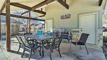 Tempat makan outdoor