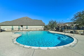 Outdoor pool - College Station Townhome: 5 Mi to Campus! (College Station)