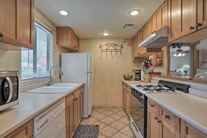 Apartment (2 Bedrooms) | Interior - Delightful Palm Desert Gem w/ Fairway Views! (Palm Desert)