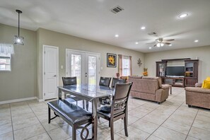 House (3 Bedrooms) | Interior - Pet-friendly San Antonio Home w/ Yard & Patio! (San Antonio)