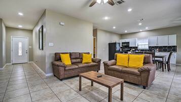 House (3 Bedrooms) | Interior