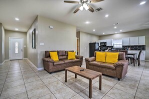 House (3 Bedrooms) | Interior