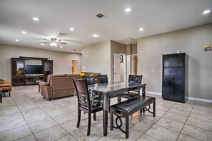 House (3 Bedrooms) | Interior