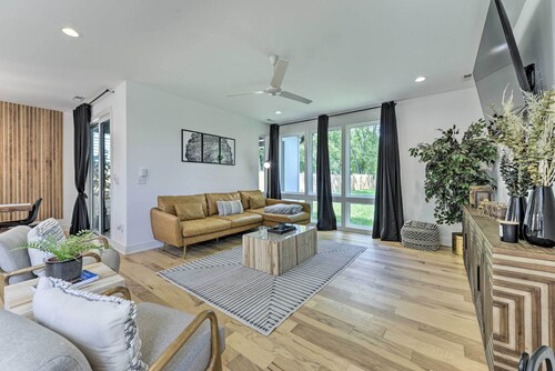 Modern Raleigh Home w/ Patio ~ 2 Mi to Downtown!