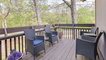 Apartment (2 Bedrooms) | Front of property