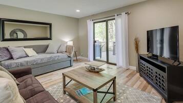 Apartment (2 Bedrooms) | Bahagian dalam