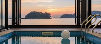 Changwon 055 Poolvilla