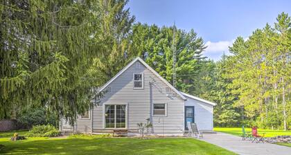 Eclectic Ladysmith Hideaway: Hike and Hunt!
