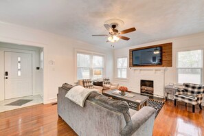 House (2 Bedrooms) | Interior