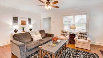 House (2 Bedrooms) | Interior