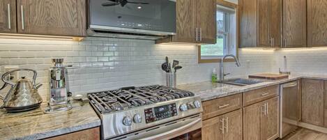 House (2 Bedrooms) | Interior