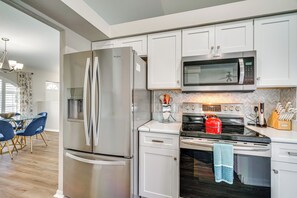 House (3 Bedrooms) | Interior - 'villa Sol Mate' - Waterfront Cape Coral Home! (Cape Coral)