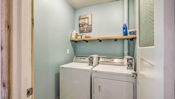 Apartment (0 Bedroom) | Interior