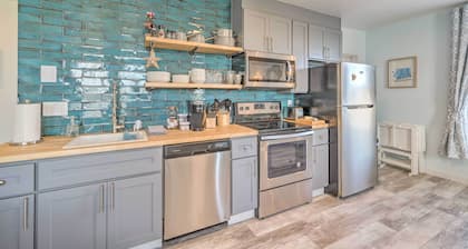 Adorable Downtown Studio - 1 Block to Long Beach!