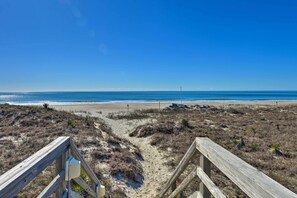 Apartment (2 Bedrooms) | Interior - Emerald Isle Resort-style Condo: Walk to Beaches! (Emerald Isle)