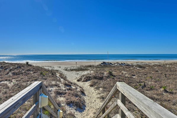 Apartment (2 Bedrooms) | Interior - Emerald Isle Resort-style Condo: Walk to Beaches! (Emerald Isle)