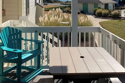 Emerald Isle Resort-style Condo: Walk to Beaches!