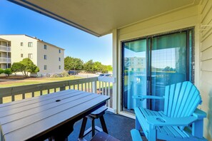 Apartment (2 Bedrooms) | Interior - Emerald Isle Resort-style Condo: Walk to Beaches! (Emerald Isle)