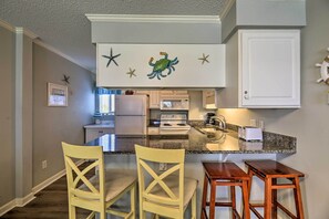 Apartment (2 Bedrooms) | Interior - Emerald Isle Resort-style Condo: Walk to Beaches! (Emerald Isle)
