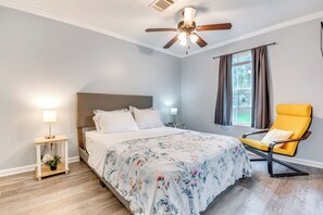 Interior - 7 Mi to Downtown: Atlanta Home w/ Yard (Atlanta)