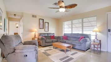 House (2 Bedrooms) | Interior