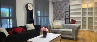 Casa con Jardin 300m2 La Casa de Mauriz