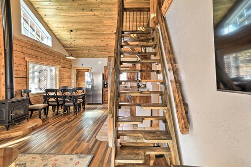 Tasteful Log Cabin Retreat on Lake Pagosa!