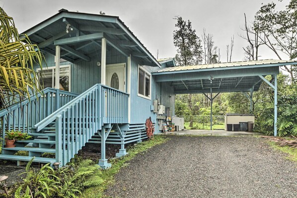 Interior - P'hoa Home 4 Mi to Kilauea Caverns of Fire! (Pahoa)